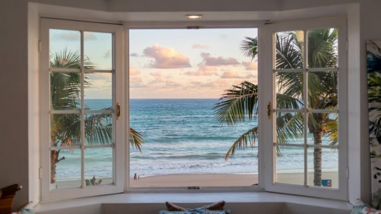 Mẹo dùng nĩa là giải pháp hoàn hảo để rửa cửa sổ rất bẩn: một phát minh được sáng tạo bởi một chuyên gia vệ sinh. Mẹo dùng nĩa là giải pháp hoàn hảo để rửa cửa sổ rất bẩn: một phát minh được sáng tạo bởi một chuyên gia vệ sinh.